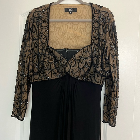 Beautifulful black strapless gown with a jacket and black stones - Picture 2 of 4